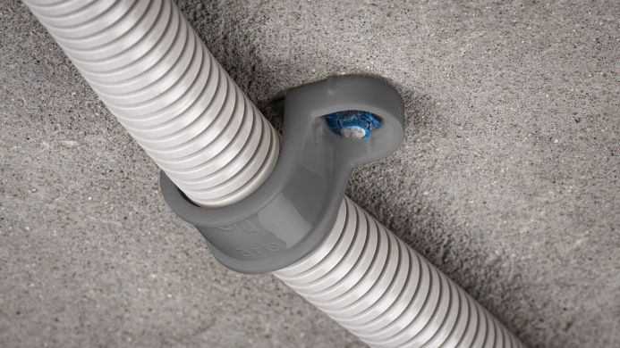Rawlplug Uchwyt plastikowy do rurek instalacyjnych pojedynczy 18 mm