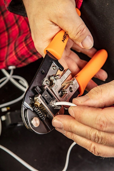 NEO Szczypce do końcówek telefonicznych 4P, 6P, 8P